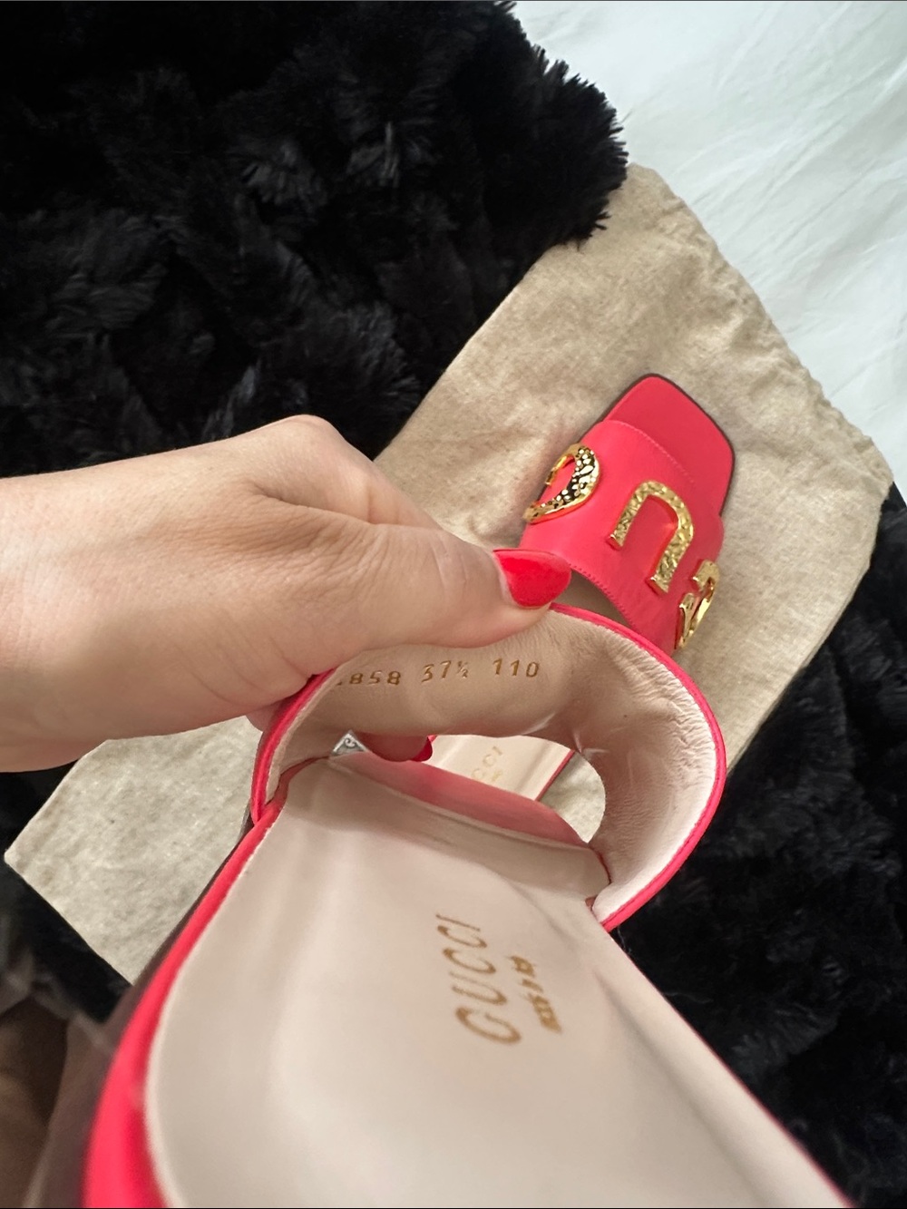 Gucci Red Leather Logo Slide Mules with Gold Lettering - Picture 3 of 4